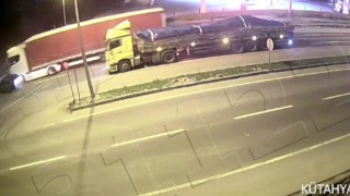 Kütahyada trafik kazaları saniye saniye kameraya yansıdı