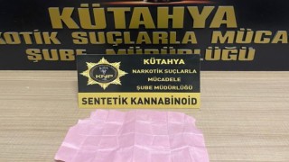 Kütahyada yakalanan iki firari uyuşturucu satıcısından biri tutuklandı