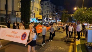 Liseli gençlerden anlamlı yürüyüş
