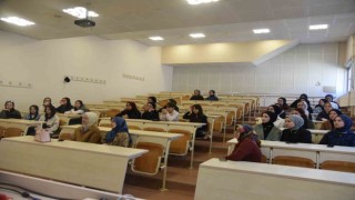 Liseli öğrenciler Düzce Üniversitesinde