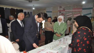 Maharetli kadınlar eski okul binasında kendi sergilerini açtı