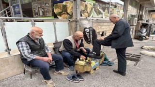 Maltepeli ayakkabı boyacısı bilek güreşinde Türkiye şampiyonu oldu