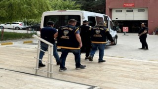 Manisada aranan şahıslara eş zamanlı operasyon: 16 tutuklama