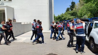 Manisada jandarmadan PKK terör örgütüne operasyon: 3 kişi tutuklandı