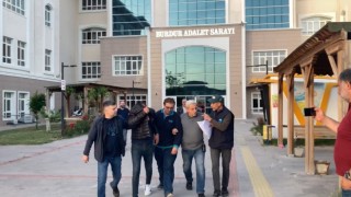 Marketten yaklaşık 3 milyon TLlik gıda malzemesi çalan 2 şüpheli tutuklandı