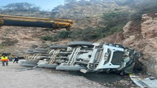 Marmariste beton mikseri devrildi: 1 yaralı