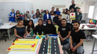 Matematik öğretmenliği adayları ahşap materyallerle fark oluşturuyor