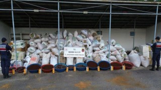 Mersinde 10 ton kaçak tütün ele geçirildi
