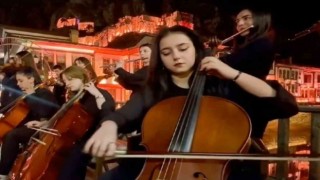 Milli Eğitim Bakanlığı, öğrencilerin çaldığı İstiklal Marşını Amasya görüntüsüyle paylaştı