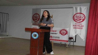 Milli Güreşçi Aslı Demir, Darendede öğrencilerle buluştu