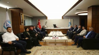 Milli Savunma Komisyonu Başkanı Akar ve Milletvekili Böhürlerden Büyükkılıça tebrik ziyareti