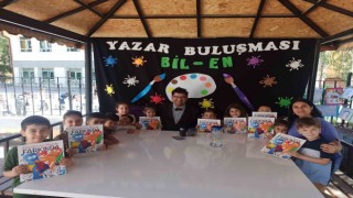 Minik öğrenciler Yazar Buluşmasında imzalı kitapların sahibi oldu