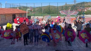 Minikler hayallerini gökyüzüne uçurdular