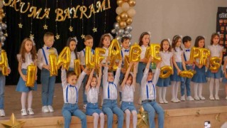 Minikler okuma yazma öğrenmenin mutluluğunu yaşadı
