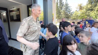Miniklerden jandarmaya anlamlı ziyaret