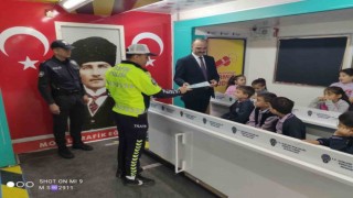 Mobil Eğitim Tırı ile geleceğin duyarlı sürücü adayları yetişiyor