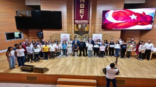 Bağlama öğrenen 250 depremzede öğrenci sertifikalarını aldı