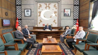 Niğdeli hayırsevere Vali Çelikten madalya