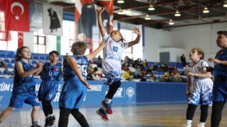 Odunpazarı Belediyesi, 19 Mayıs Spor Şenliği ile genç basketbolcuları buluşturdu