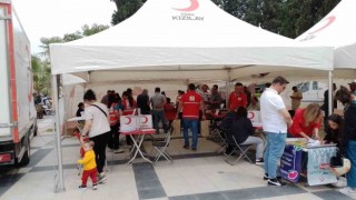 Öğrenciler velilerini ikna etti kan bağışına yoğun ilgi oldu
