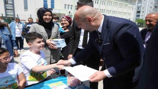 Öğrencilerden ‘Hayallerim Gerçek Olsa kitabı