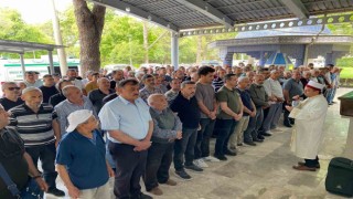 Öğrencileriyle voleybol oynarken vefat eden öğretmen toprağa verildi