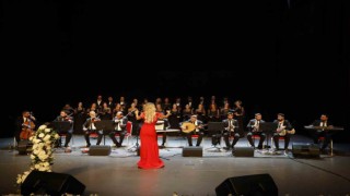 Öğretmenler koro kurdu, muhteşem bir konser verdi