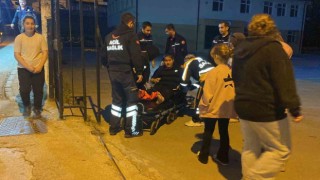 Okulun bahçesine girmek isterken düşerek mahsur kaldı