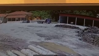 Orman İşletme Müdürlüğüne ait depodaki patlama anı kamerada