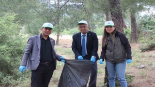 Ormanlık alandan poşet poşet çöp çıktı