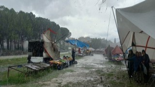 Osmancıkta sağanak yağış, fırtına ve dolu yağıyı etkili oldu