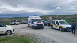 Otomobil içerisinde silahla vurulmuş halde ölü bulundu