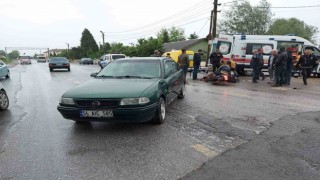 Otomobil ile motosiklet çarpıştı: 2 yaralı