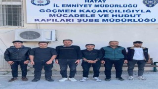 Otomobilden adeta göçmen fışkırdı