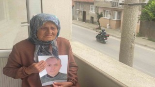 20 gündür ağlamaktan gözyaşları kurudu...96'lık Zeliha Nine 20 gündür balkonda evladını bekliyor