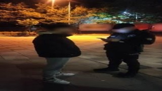 Parklardaki şüphelilere yönelik yaptığı şok uygulamada 24 şahıs sorgulandı
