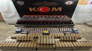 Polis 500 bin TL değerinde kaçak cinsel içerikli ürün ele geçirdi