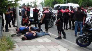 Polisin dur ihtarına uymayarak kaçan araç kaza yaptı