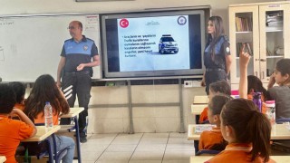 Polislerden İlkokul Öğrencilerine Güvenlik ve Trafik Eğitimi