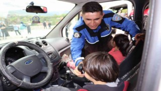 Polislerden özel öğrencilere ziyaret
