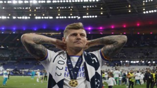 Real Madridin Alman yıldızı Toni Kroos, futbolu bırakacağını açıkladı