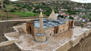 Restorasyonu biten mimari harikada ince işçilik kullanıldı