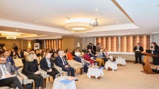 Şahin, Koruyucu Aile Hizmeti Eğitim Çalıştayına katıldı