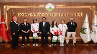 Şampiyon sporculardan Başkan Aydına ziyaret