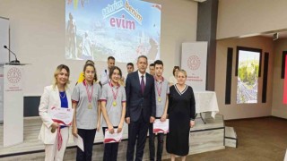 Sarıgöl Şehit Esin Akay Ortaokulu Manisa üçüncüsü oldu
