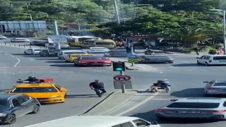 Sarıyerde insanlık ölmemiş dedirten görüntü kamerada: Trafiğin ortasında kalan tekerlekli sandalyeli adamın yardımına koştu