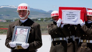 Şehit Asker Son Yolculuğuna Uğurlandı