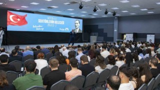 Sektör temsilcileri, üniversiteliler ve gençler Kariyer Merkezinde buluştu
