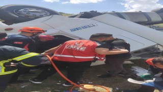 Siirtte tır şarampole yuvarlandı: 1 ölü, 1 yaralı