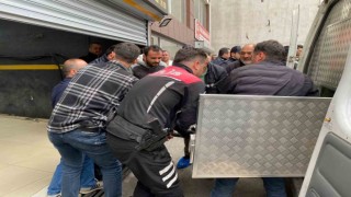 Silah sesine gelen ekipler kanlar içinde buldu